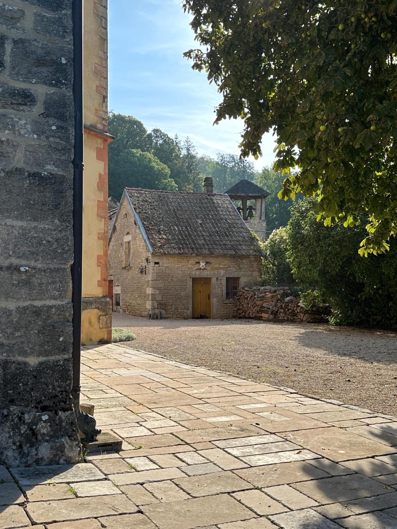 Chateau De Champrenault, Voyagez Dans Le Temps Exterior foto